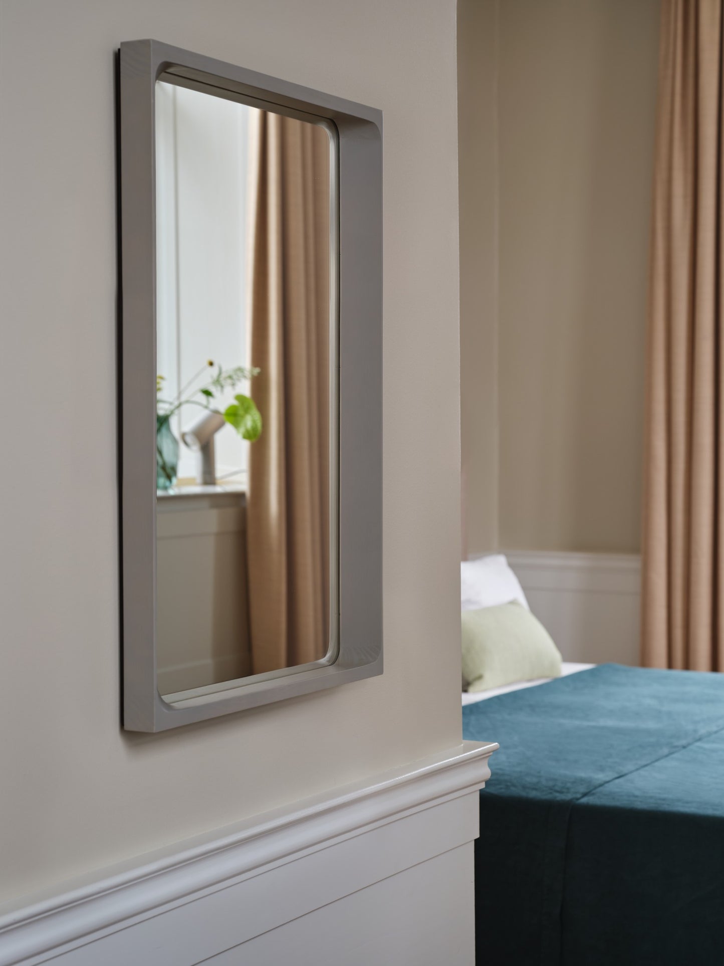 Muuto Arced Mirror